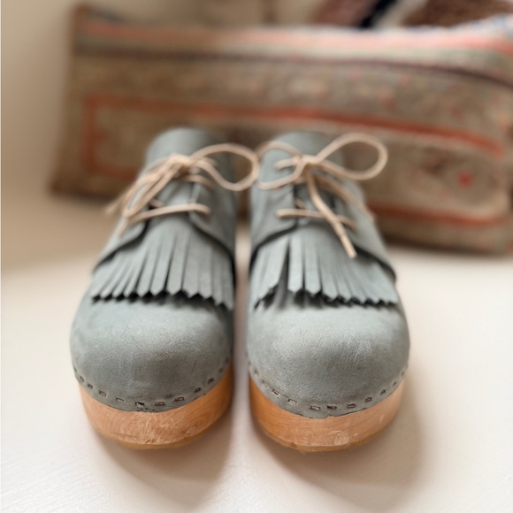 NWOT BRYR Zoe Wooden Platform Clog with Kilt Tassel Tongue in Agave - size 36 - Picture 2 of 11